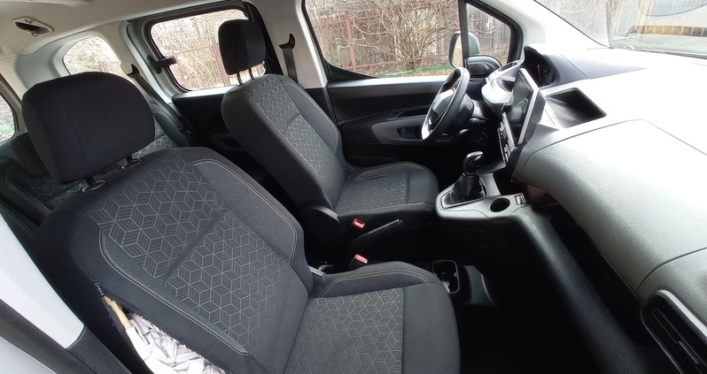 Peugeot Rifter cena 53900 przebieg: 77900, rok produkcji 2019 z Kielce małe 211